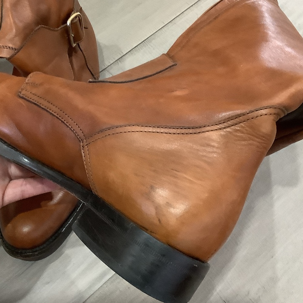 Elegant Tan Leather Riding Boots - Picture 7 of 8